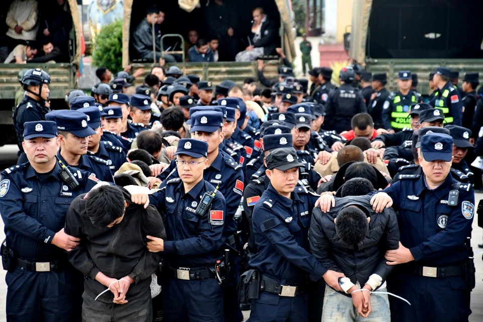 网上转账被骗怎么报警冻结对方账户｜微信转账被骗如何报警追回资金